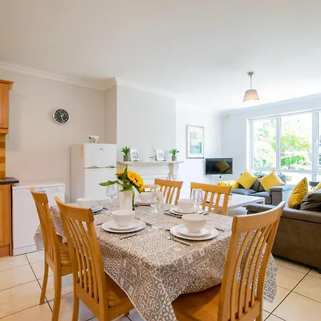 66 - Large Townhouse By Shortstays Ferienhaus *