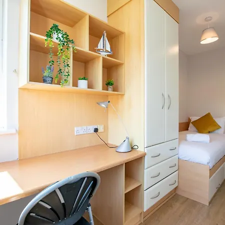 Ferienhaus 66 - Large Townhouse By Shortstays